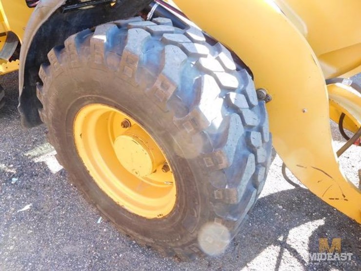 2022-caterpillar-908m-image-11