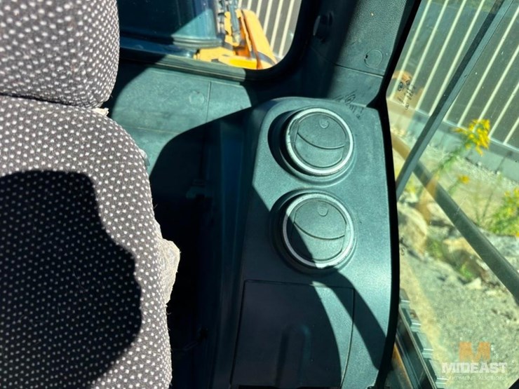 2019-hyundai-hx160l-image-37