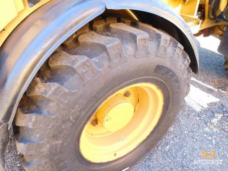 2022-caterpillar-908m-image-13