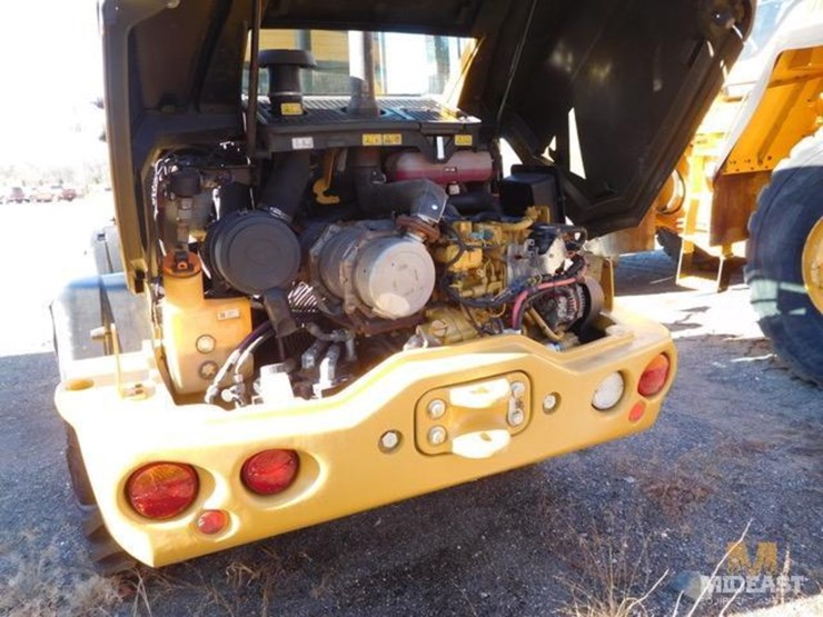 2022-caterpillar-908m-image-9