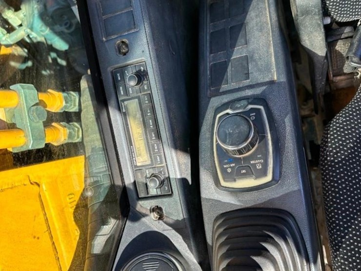 2019-hyundai-hx160l-image-35