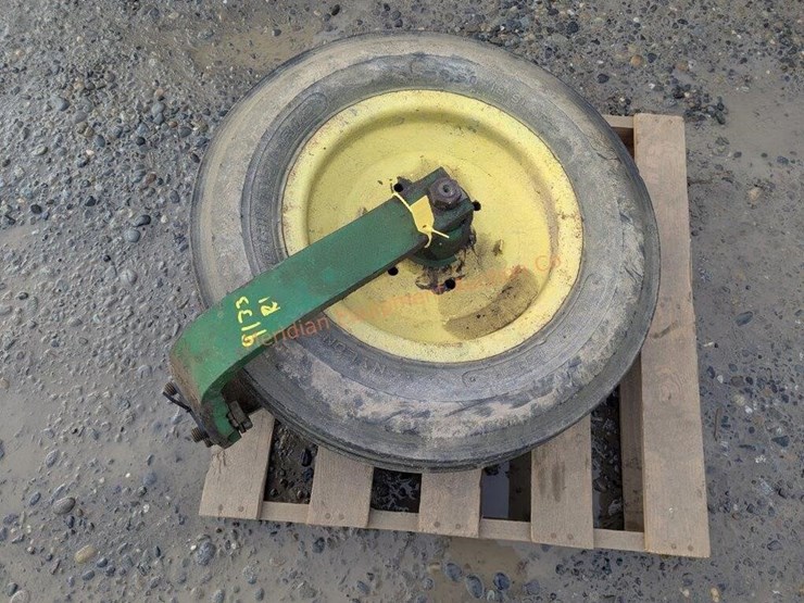 john-deere-520-image-4