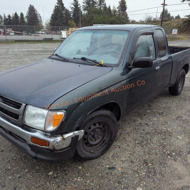 TOYOTA TACOMA