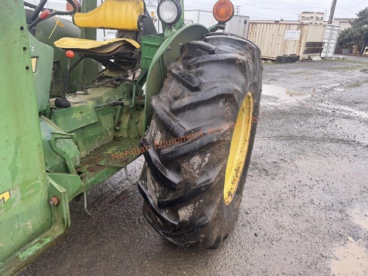 john-deere-2240-image-16