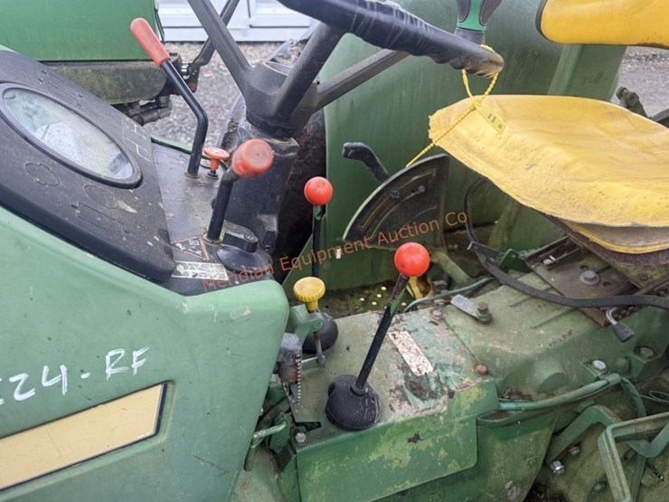 john-deere-2240-image-33