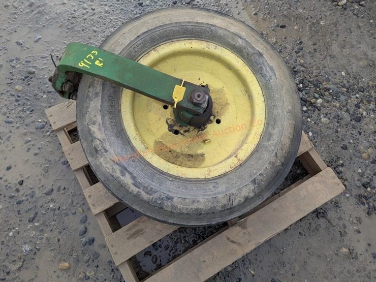 john-deere-520-image-3