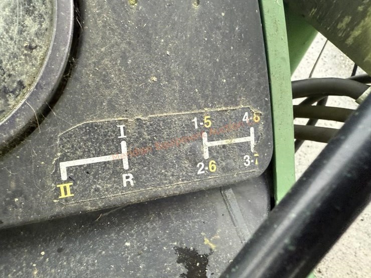 john-deere-2240-image-35