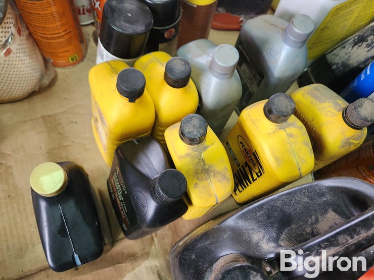 assorted-unopened-grease/filters-&-oil-image-12
