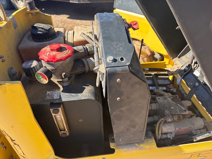 #30088-•-2018-bomag-bmr8500-trench-compactor-image-10