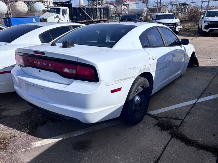 #27-•-2012-dodge-charger-image-3