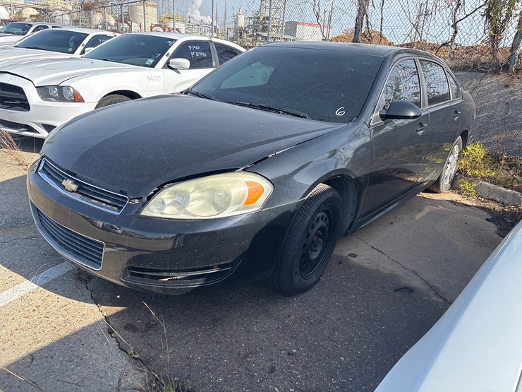 #6-•-2011-chevrolet-impala-image-2