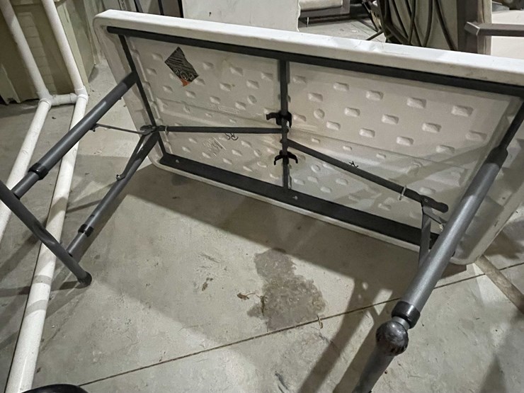 #12939-•-(2)-pop-up-tables-image-6