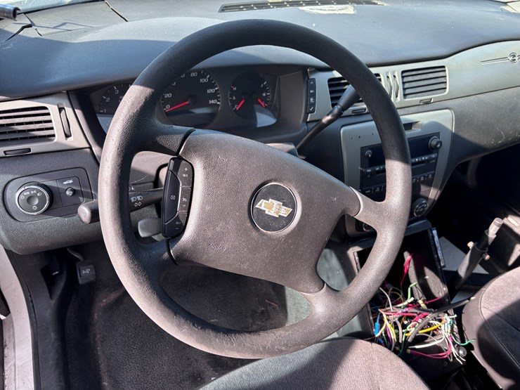 #4-•-2009-chevrolet-impala-image-11