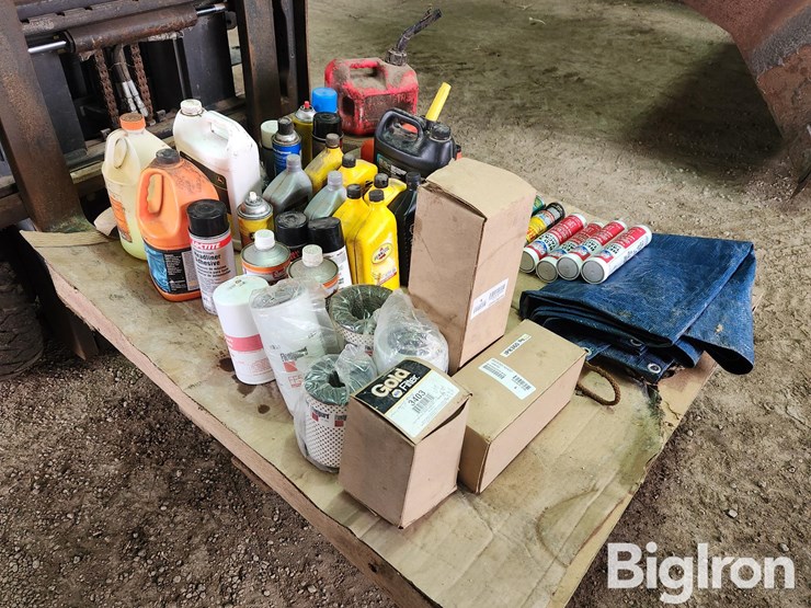 assorted-unopened-grease/filters-&-oil-image-3