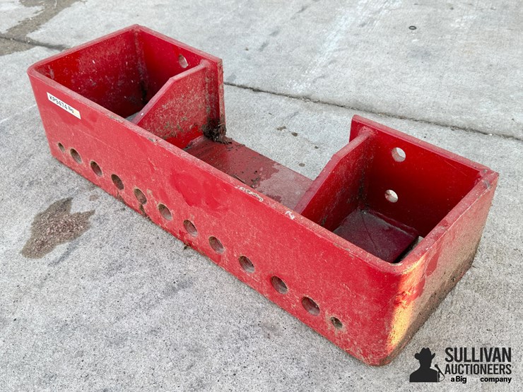 international-tractor-front-weight-bracket-image-1