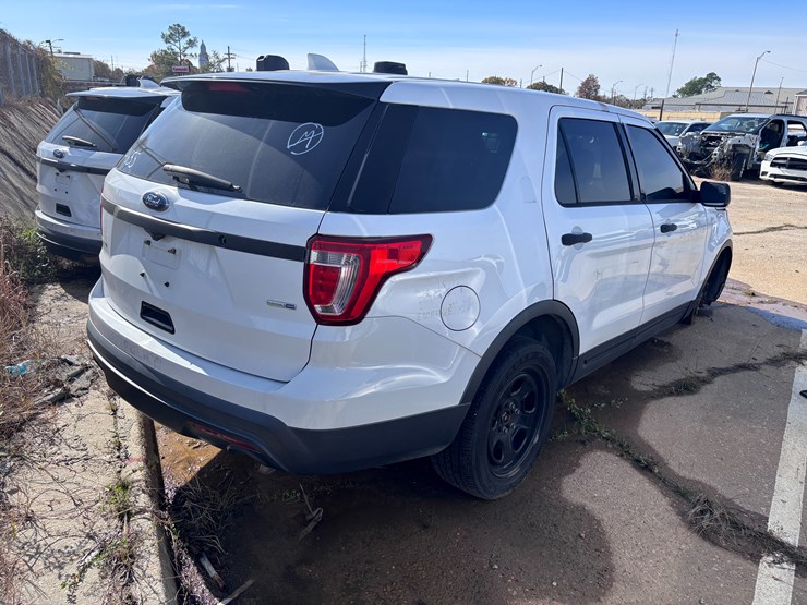 ford-explorer-image-3