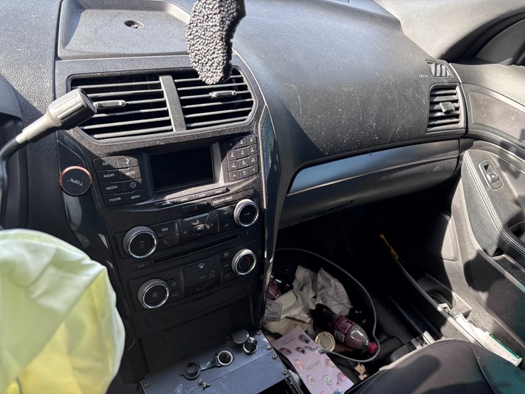 #20-•-2017-ford-intreceptor-image-8