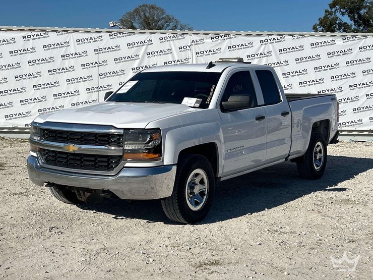 2016-chevrolet-silverado-1500-image-1