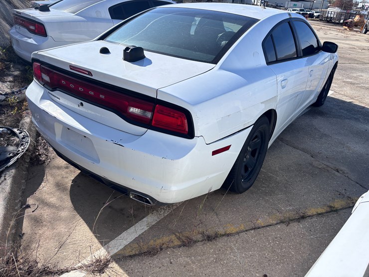 #8-•-2012-dodge-charger-image-3