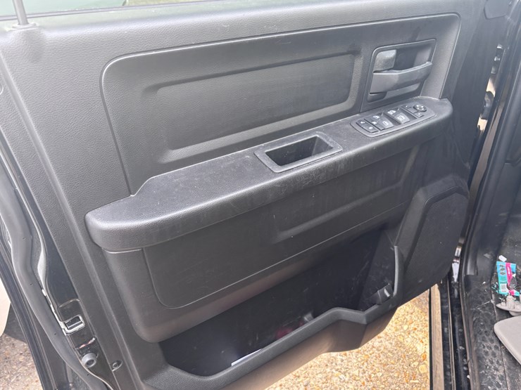 #68-•-2023-dodge-ram-image-9