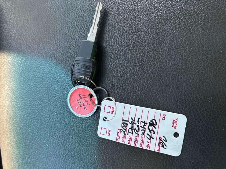 2011-dodge-ram-3500-image-22