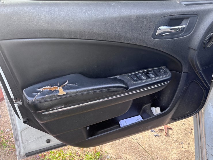 #58-•-2012-dodge-charger-image-10