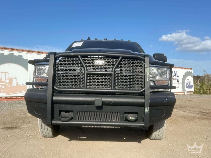 2020-dodge-3500-image-24