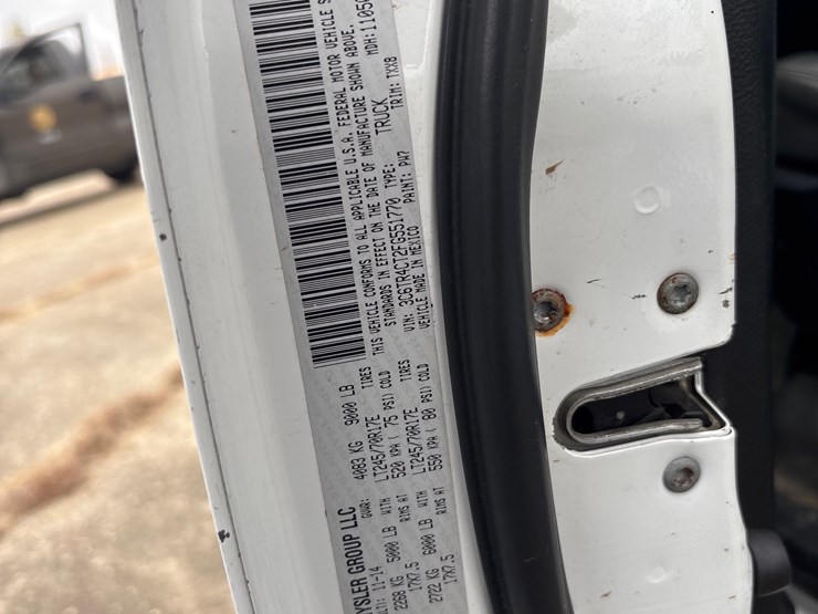 #97-•-2015-dodge-ram-crew-cab-image-10