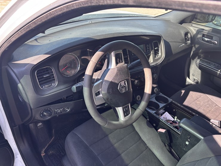 #10-•-2013-dodge-charger-image-8