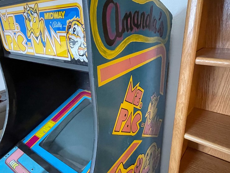 #7372-•-vintage-ms.-pac-man-arcade-game-image-6