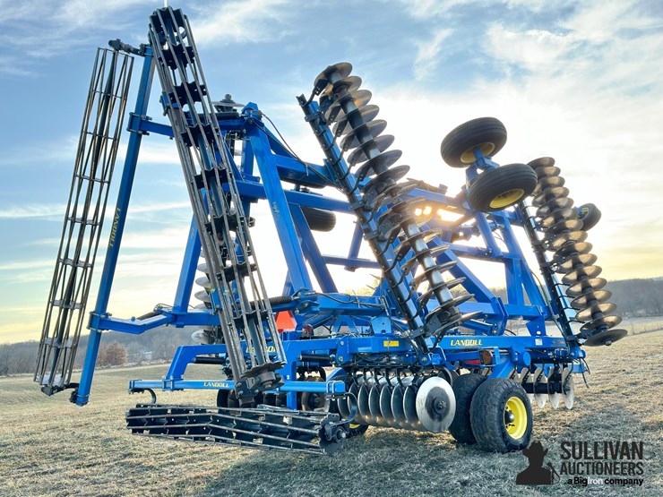 2016-landoll-7431-29-image-5