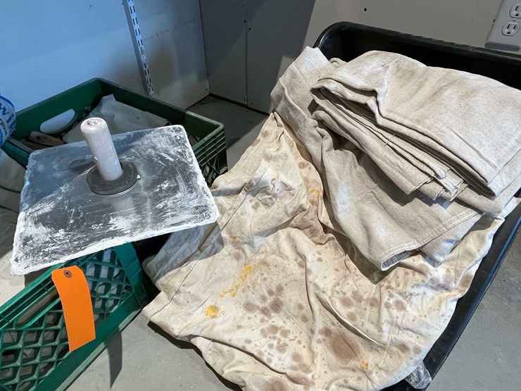 #12926-•-painters-lot-image-5