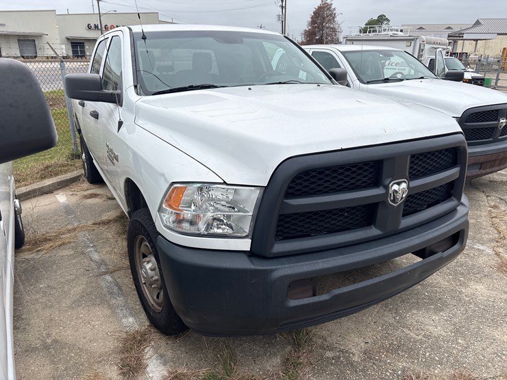 #97-•-2015-dodge-ram-crew-cab-image-2