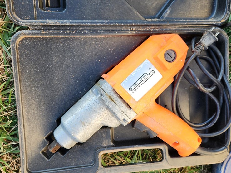 stihl-chainsaw-image-11