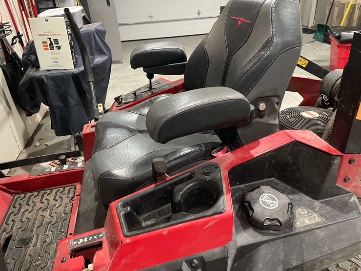 #7370-•-toro-zero-turn-mower-image-6