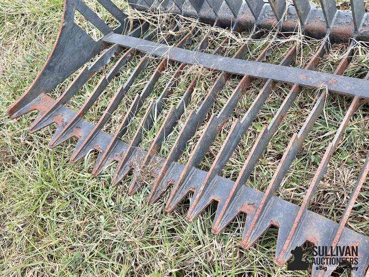 skid-steer-rock-bucket-image-11