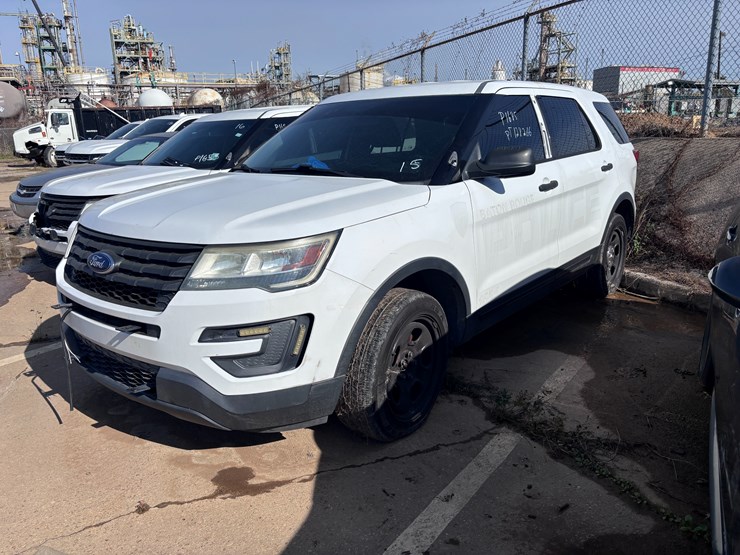 #15-•-2017-ford-interceptor-image-1