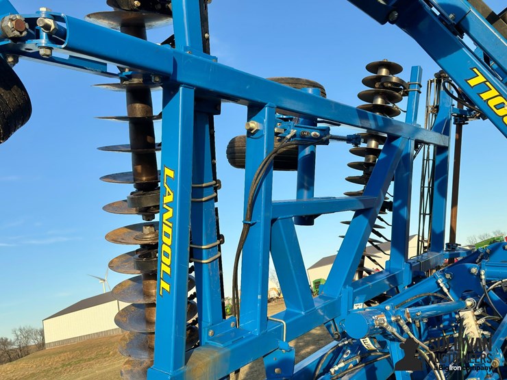 2016-landoll-7431-29-image-16