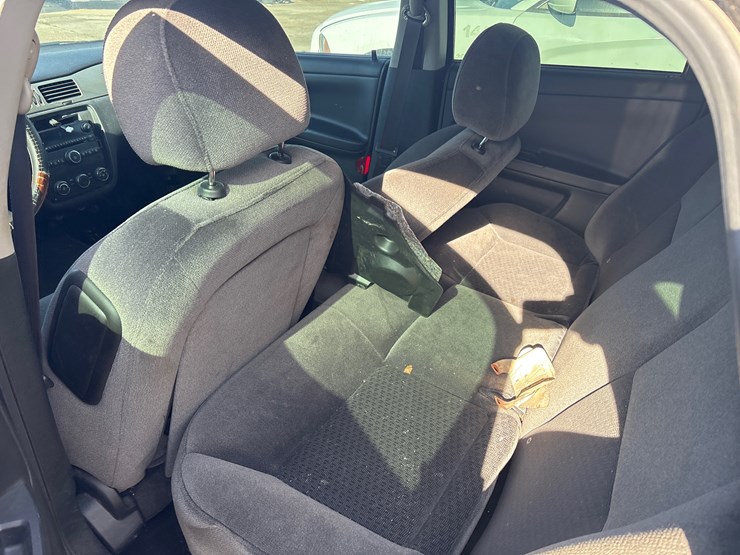 #6-•-2011-chevrolet-impala-image-5