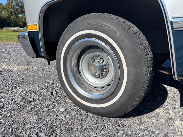 #96-•-1984-chevrolet-silverado-pickup-truck-image-9