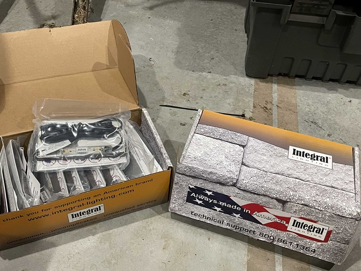 #12942-•-(16)-integral-lighting-image-1