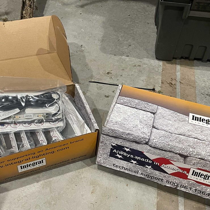 #12942 • (16) Integral Lighting