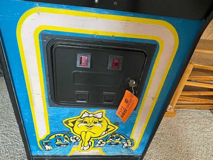 #7372-•-vintage-ms.-pac-man-arcade-game-image-4