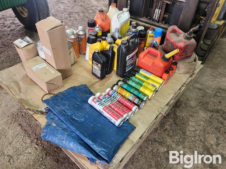 assorted-unopened-grease/filters-&-oil-image-1