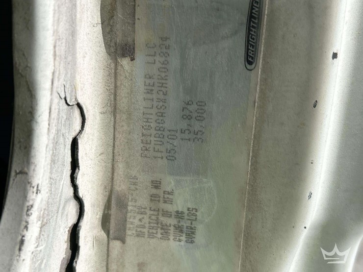 2002-freightliner-fl112-image-5