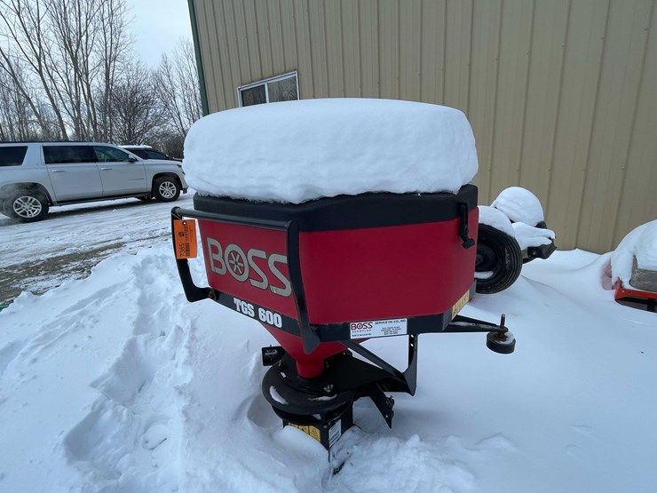 #7385-•-boss-tailgate-salt-spreader-image-5