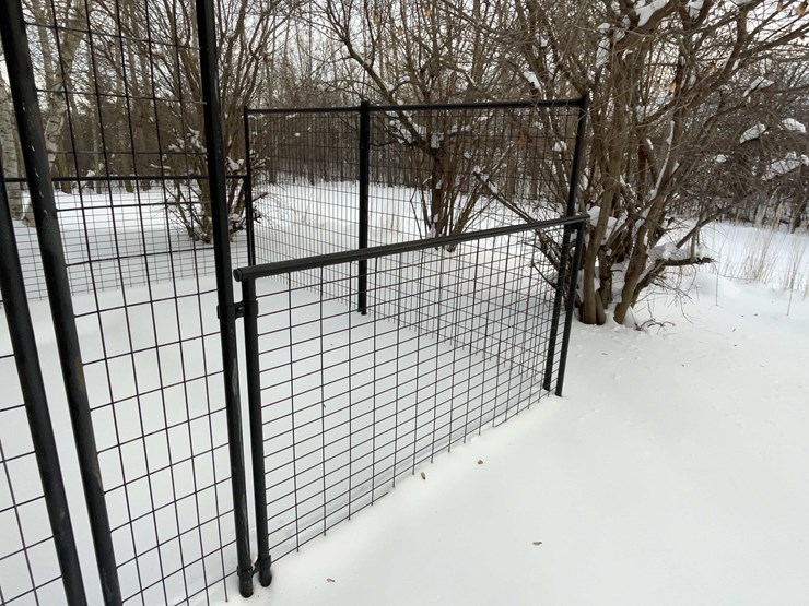 #7383-•-dog-kennel-panels-image-3