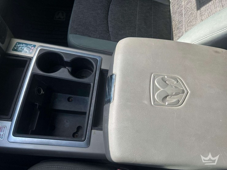 2014-dodge-1500-image-17