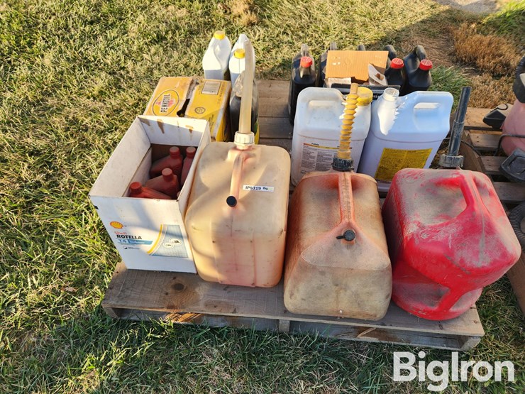 gas-cans-&-lubricants-image-2