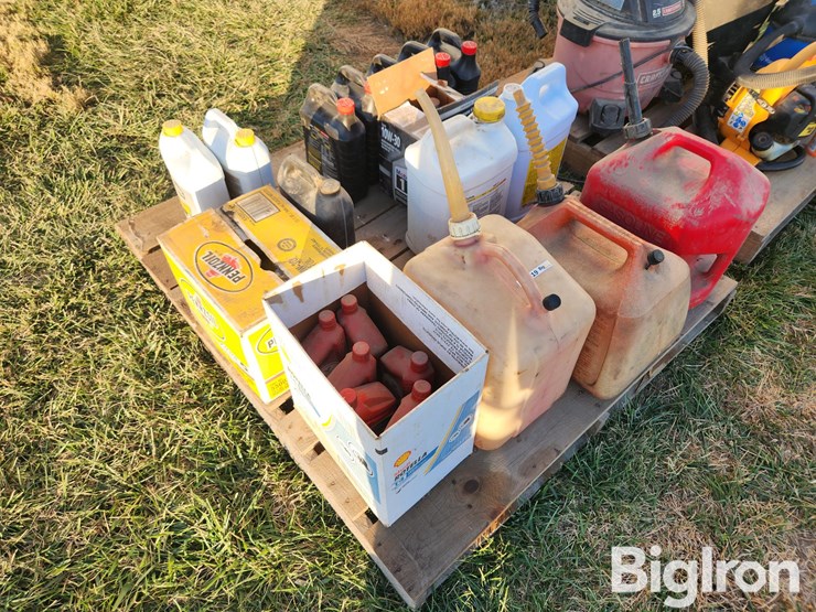 gas-cans-&-lubricants-image-3